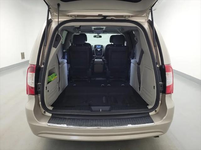 2016 Chrysler Town & Country Touring