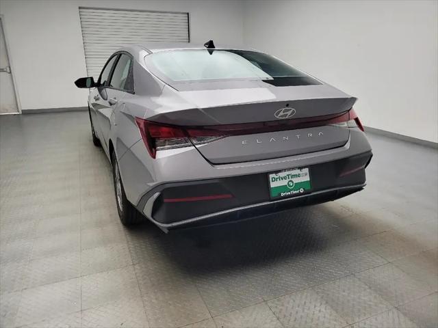 2025 Hyundai Elantra SE