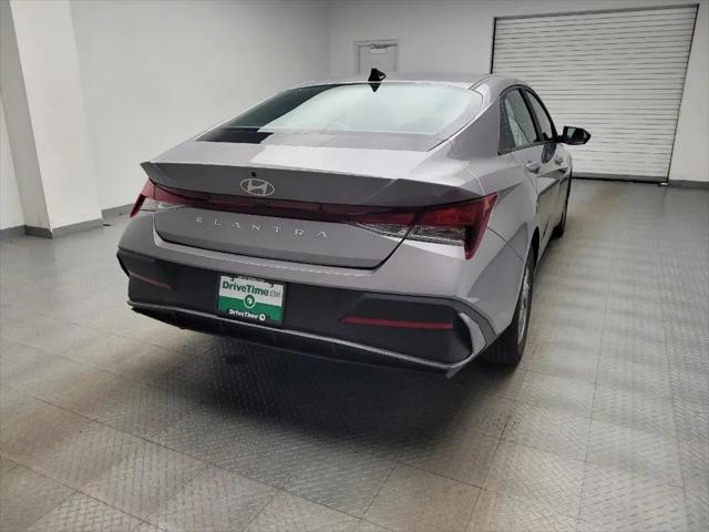 2025 Hyundai Elantra SE