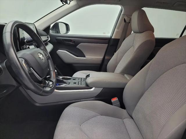 2020 Toyota Highlander LE