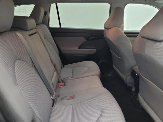2020 Toyota Highlander LE