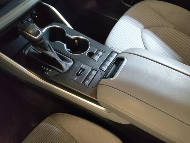 2020 Toyota Highlander LE