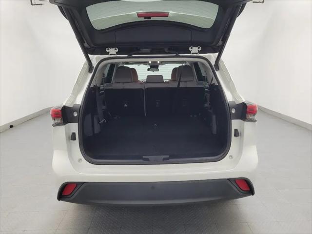 2020 Toyota Highlander LE