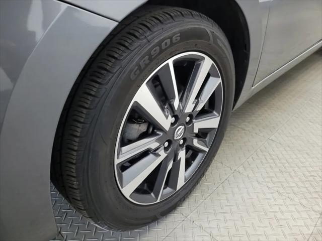 2021 Nissan Versa SV Xtronic CVT