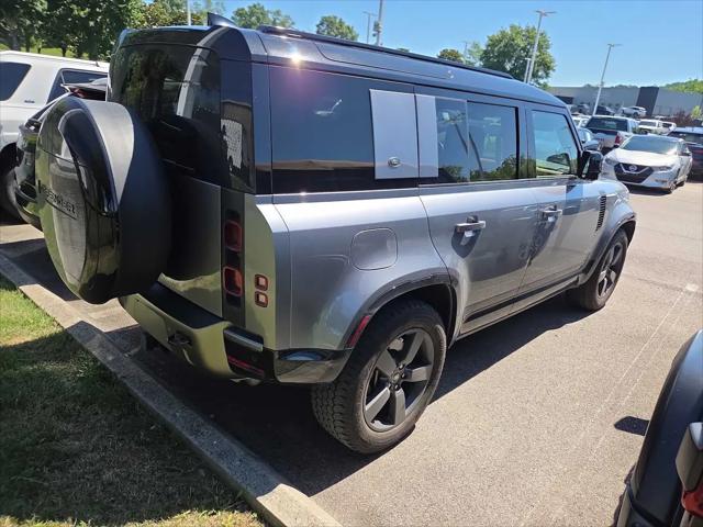 2024 Land Rover Defender 110 P400 X-Dynamic SE