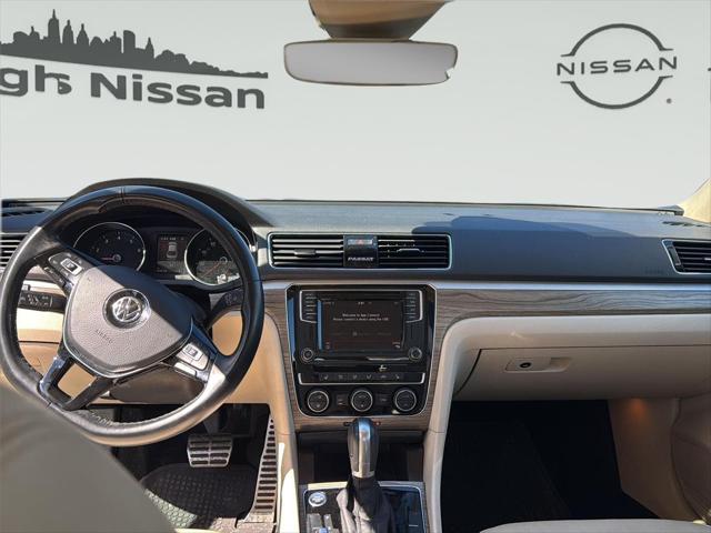 2018 Volkswagen Passat 2.0T SEL Premium