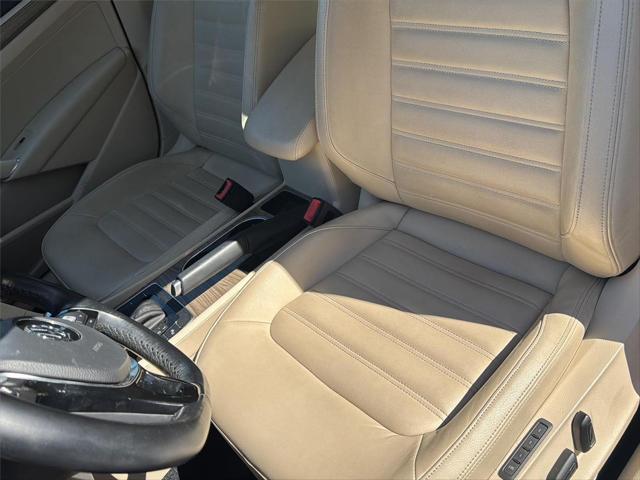 2018 Volkswagen Passat 2.0T SEL Premium