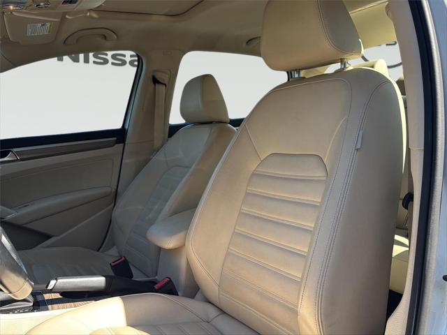 2018 Volkswagen Passat 2.0T SEL Premium