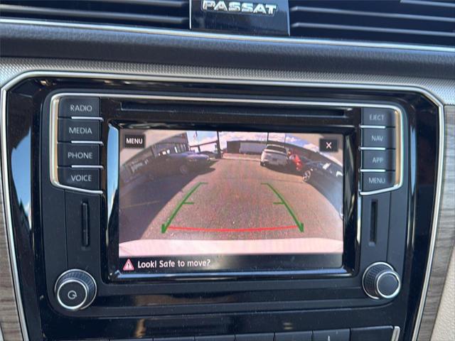 2018 Volkswagen Passat 2.0T SEL Premium