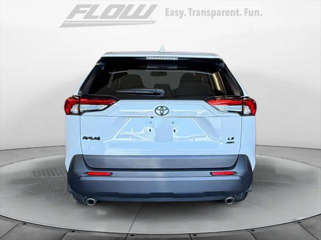 2025 Toyota RAV4 LE