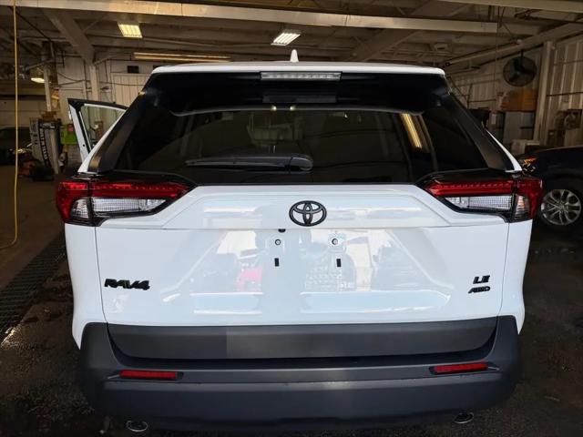 2025 Toyota RAV4 LE