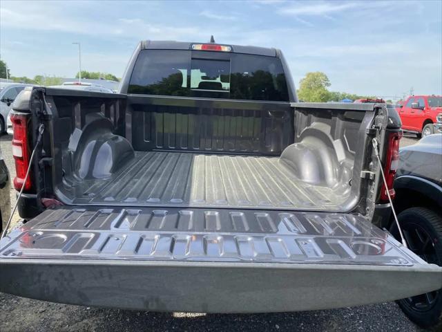 2026 Ram 1500 Warlock Crew Cab 4x4 5'7" Box