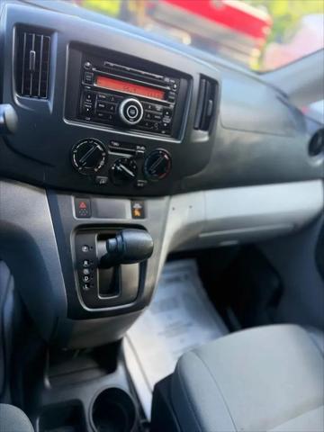 2017 Nissan NV200 SV