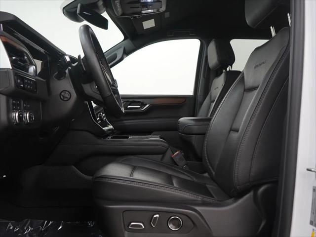 2025 GMC Yukon 4WD Denali