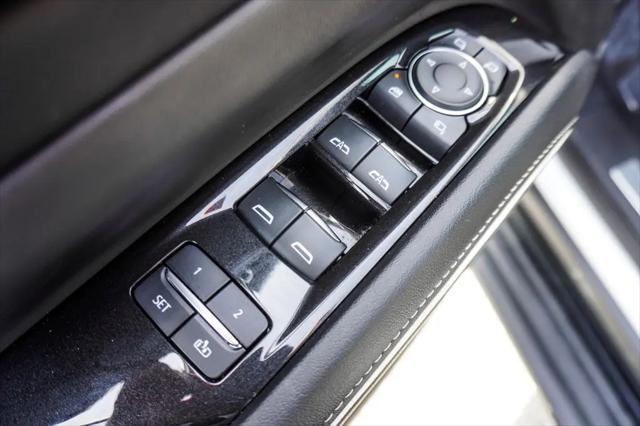 2023 Cadillac Escalade 2WD Premium Luxury