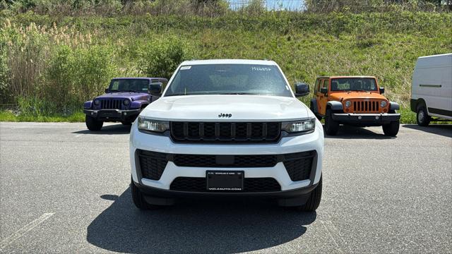 2026 Jeep Grand Cherokee GRAND CHEROKEE LAREDO ALTITUDE 4X4 2026 Jeep Grand Cherokee GRAND CHEROKEE LAREDO ALTITUDE 4X4