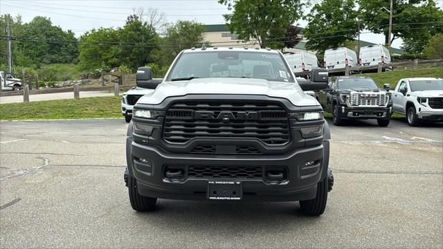 2026 RAM 5500 Chassis RAM 5500 TRADESMAN CHASSIS REGULAR CAB 4X4 60 CA
