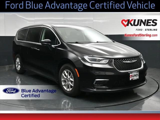 2024 Chrysler Pacifica Touring L for sale in Sterling, IL