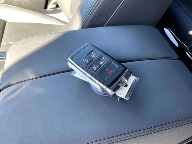 2026 Land Rover Range Rover Velar P250 Dynamic SE