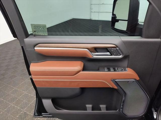 2025 GMC Sierra 3500HD 4WD Crew Cab Standard Bed Denali Ultimate