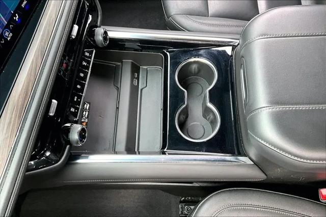 2025 Chevrolet Suburban 4WD Z71