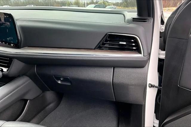 2025 Chevrolet Suburban 4WD Z71
