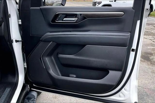 2025 Chevrolet Suburban 4WD Z71