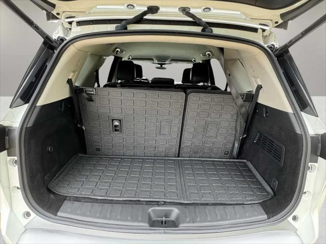 2023 Nissan Pathfinder SL 4WD
