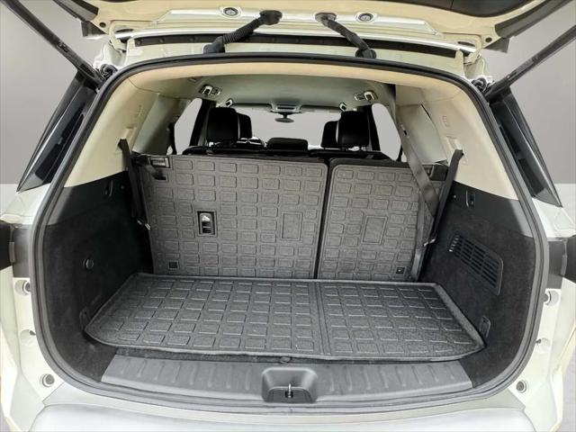 2023 Nissan Pathfinder SL 4WD