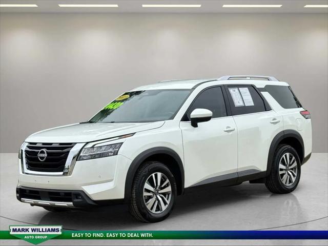 2023 Nissan Pathfinder SL 4WD