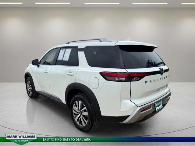 2023 Nissan Pathfinder SL 4WD