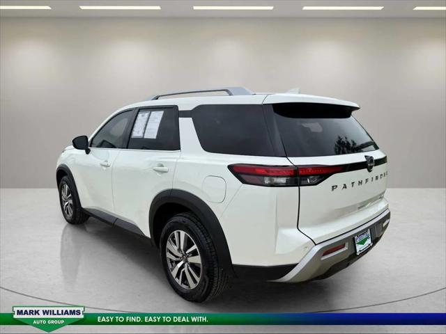 2023 Nissan Pathfinder SL 4WD
