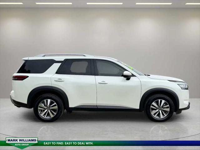 2023 Nissan Pathfinder SL 4WD