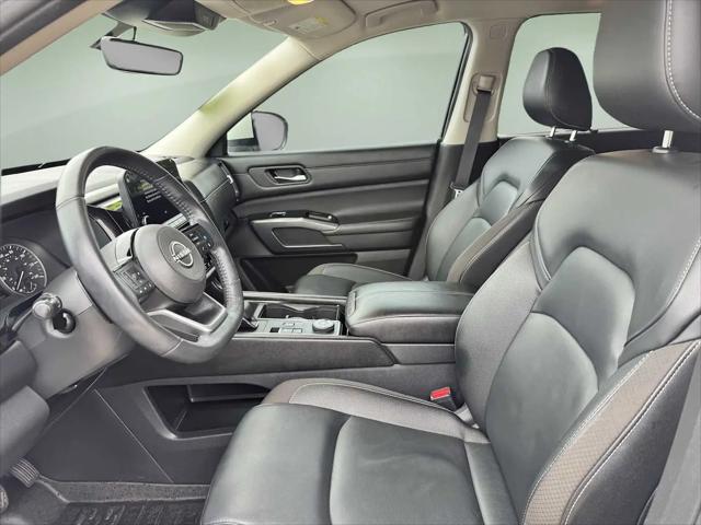2023 Nissan Pathfinder SL 4WD