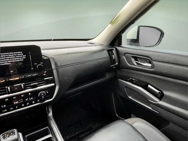 2023 Nissan Pathfinder SL 4WD