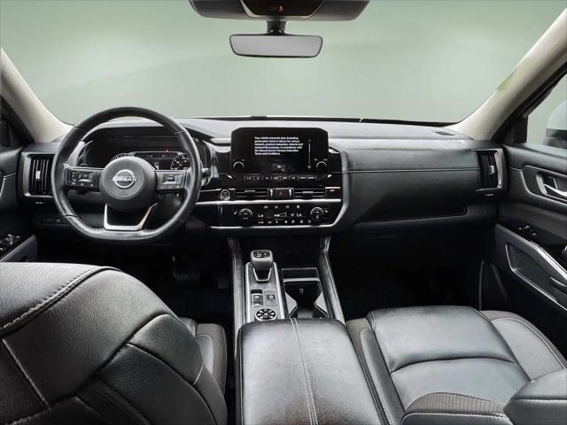 2023 Nissan Pathfinder SL 4WD