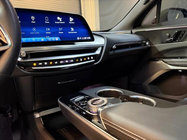 2024 Cadillac iQ Sport w/1SJ