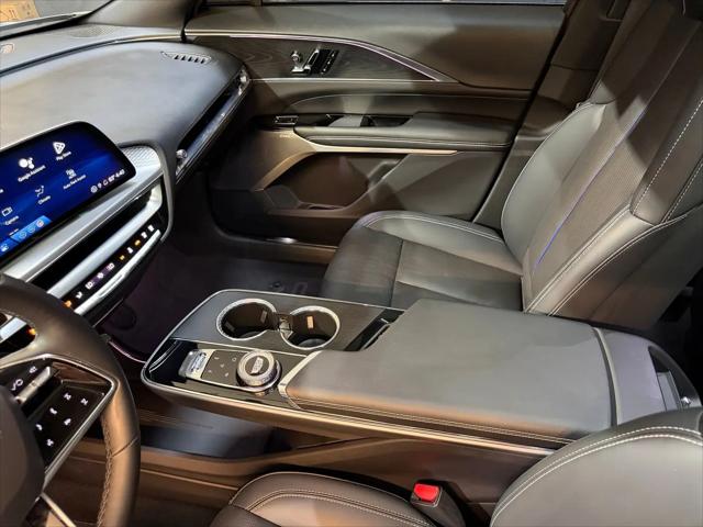 2024 Cadillac iQ Sport w/1SJ