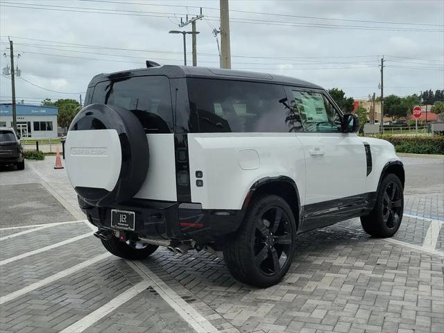 2026 Land Rover Defender P525 V8