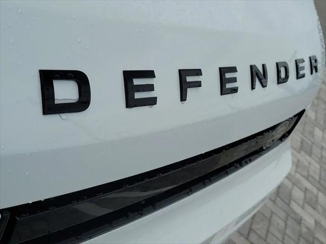 2026 Land Rover Defender P525 V8