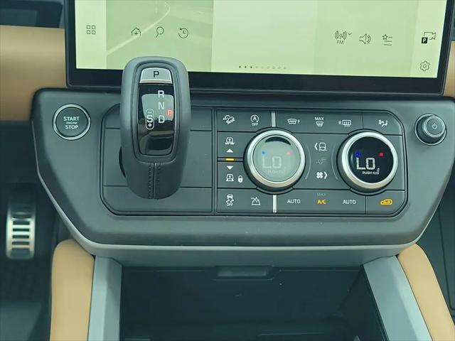 2026 Land Rover Defender P525 V8