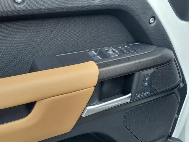 2026 Land Rover Defender P525 V8
