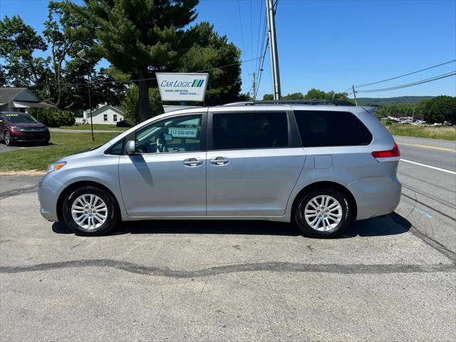 2012 Toyota Sienna XLE V6 8 Passenger