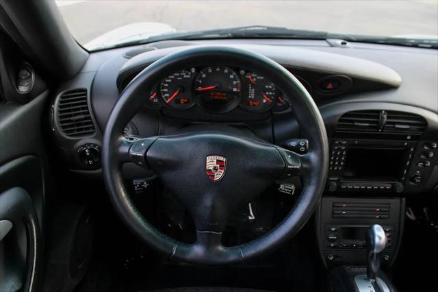 2004 Porsche 911 Carrera 4S