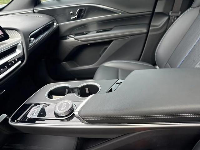2024 Cadillac iQ Sport w/1SF
