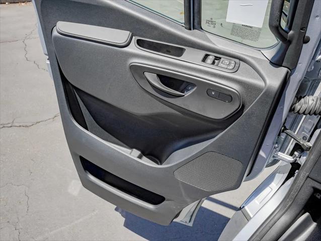 2025 Mercedes-Benz Sprinter 2500 Standard Roof 4-Cyl Diesel