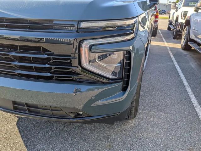 2025 Chevrolet Suburban 4WD RST