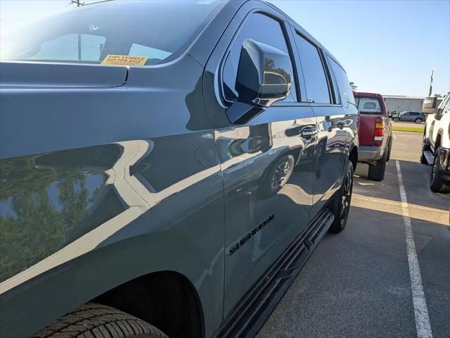2025 Chevrolet Suburban 4WD RST
