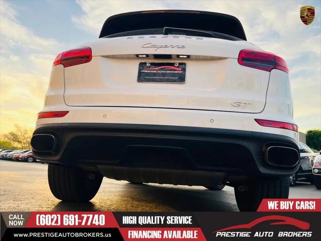 2017 Porsche Cayenne Platinum Edition
