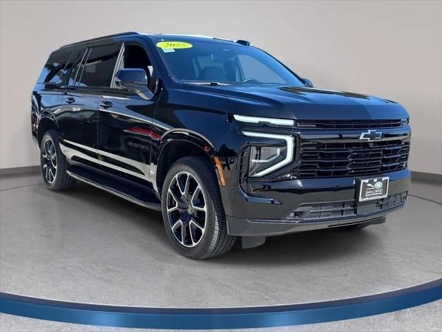 2025 Chevrolet Suburban 4WD RST